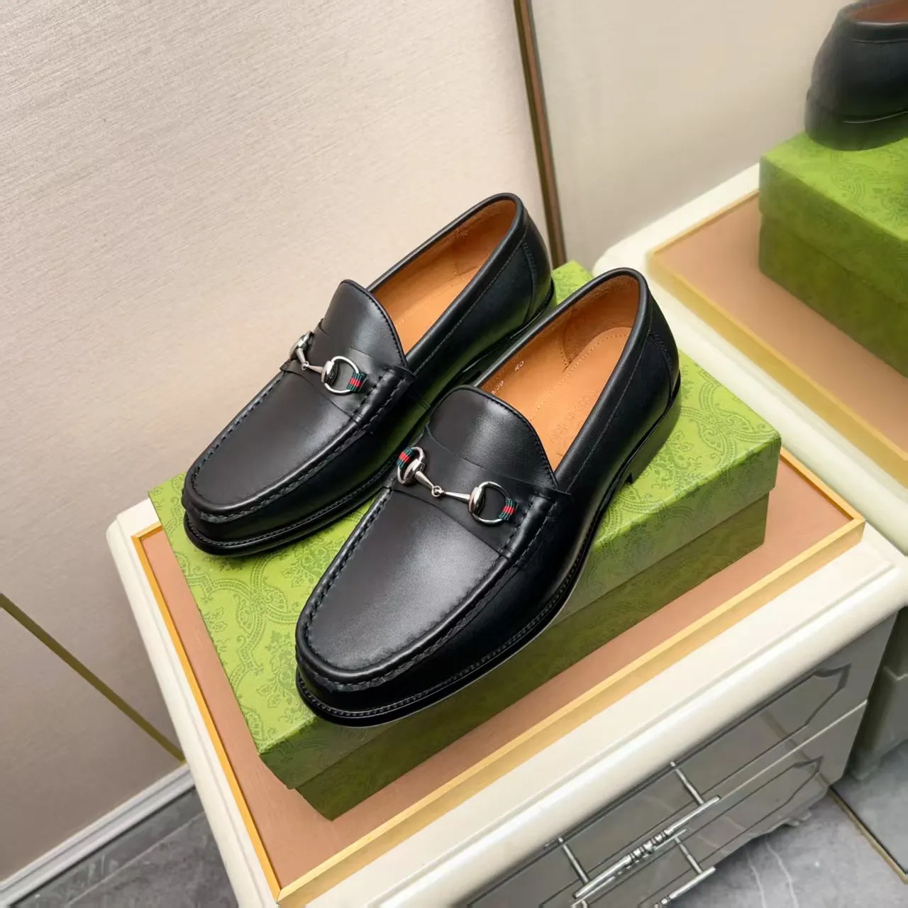 Men's men's shoes 💰460 🆘【GUCCI】Gucci ·🐂里· Hot-selling pea shoes top brand luxury, top quality, the latest fashion pea shoes.. The upper is made of original first-layer cowhide. (Full first-layer water-dyed 🐂 leather·inner). The original stylish and stylish soft rubber wear-resistant and non-slip outsole is light and comfortable on the foot, available in black! Matching code: 38-44 (customized at 45.46.47)